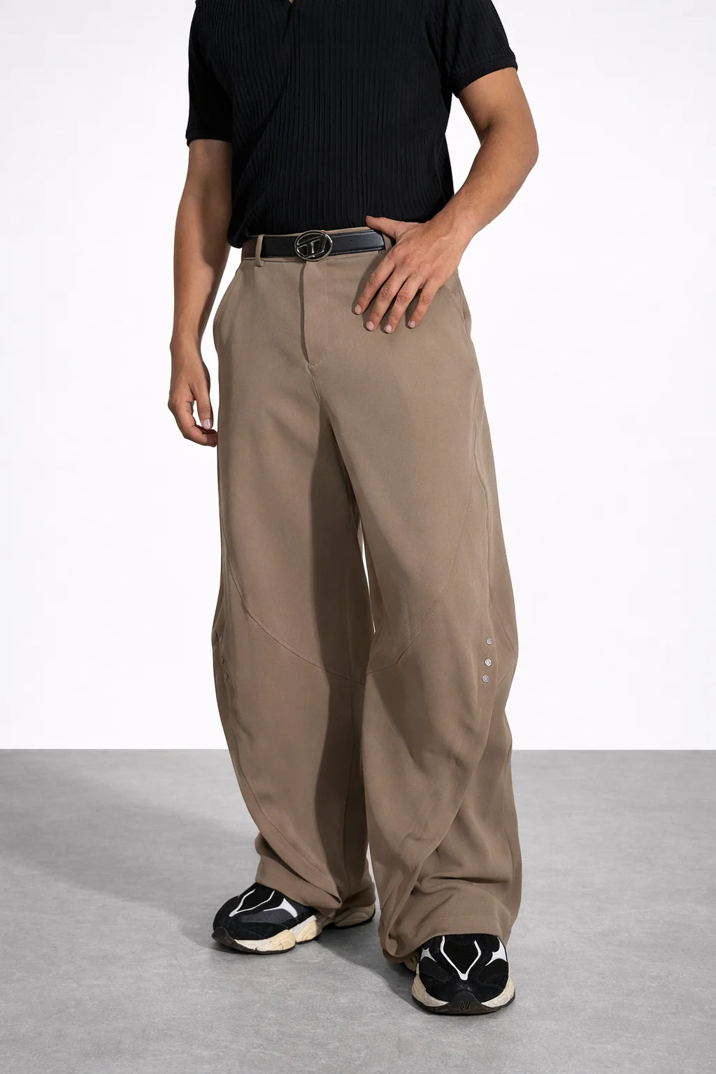 Bound Barrel Fit Rivet Pants - Image 11