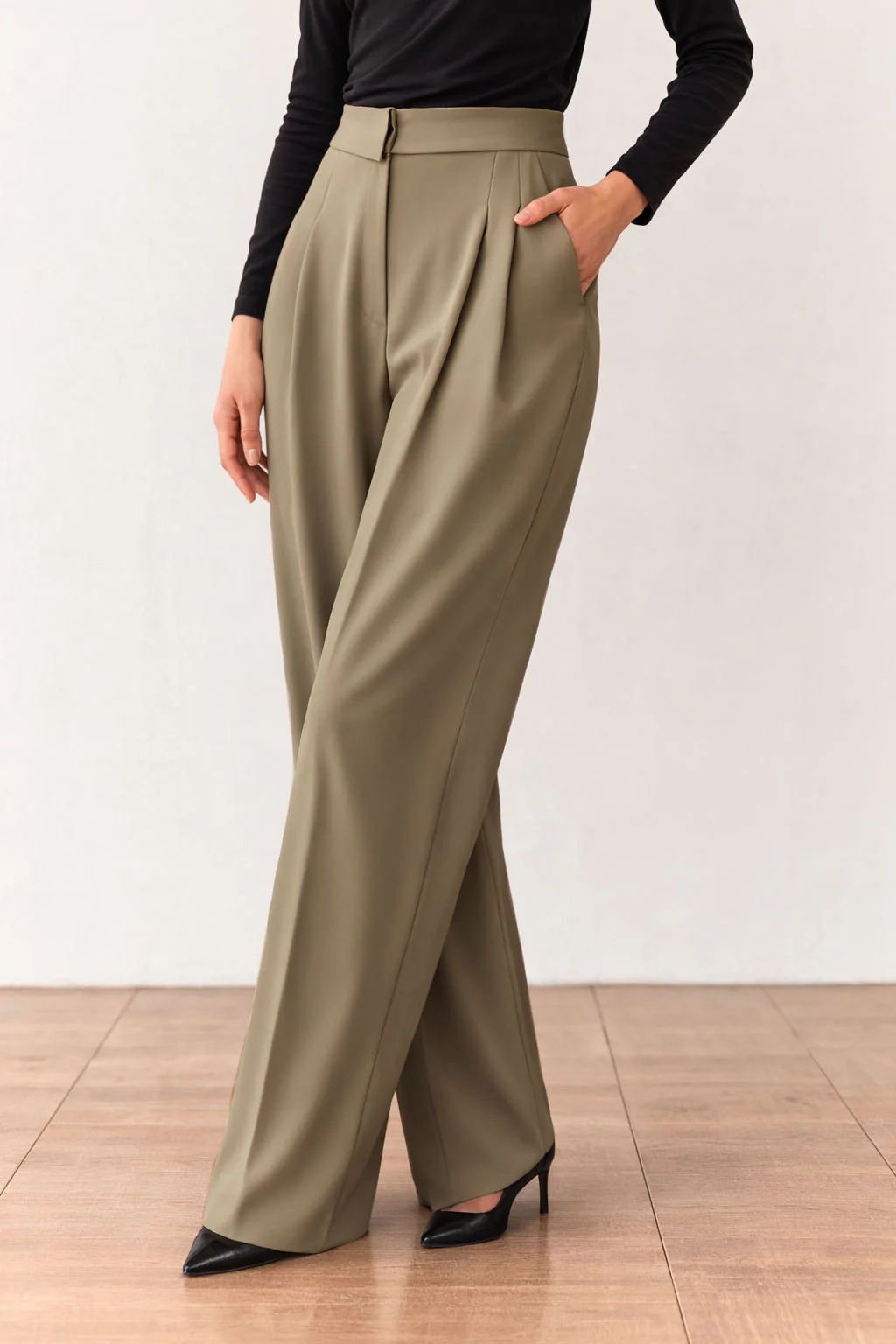 Clean Collar Waist Pleated Trousers - Image 9