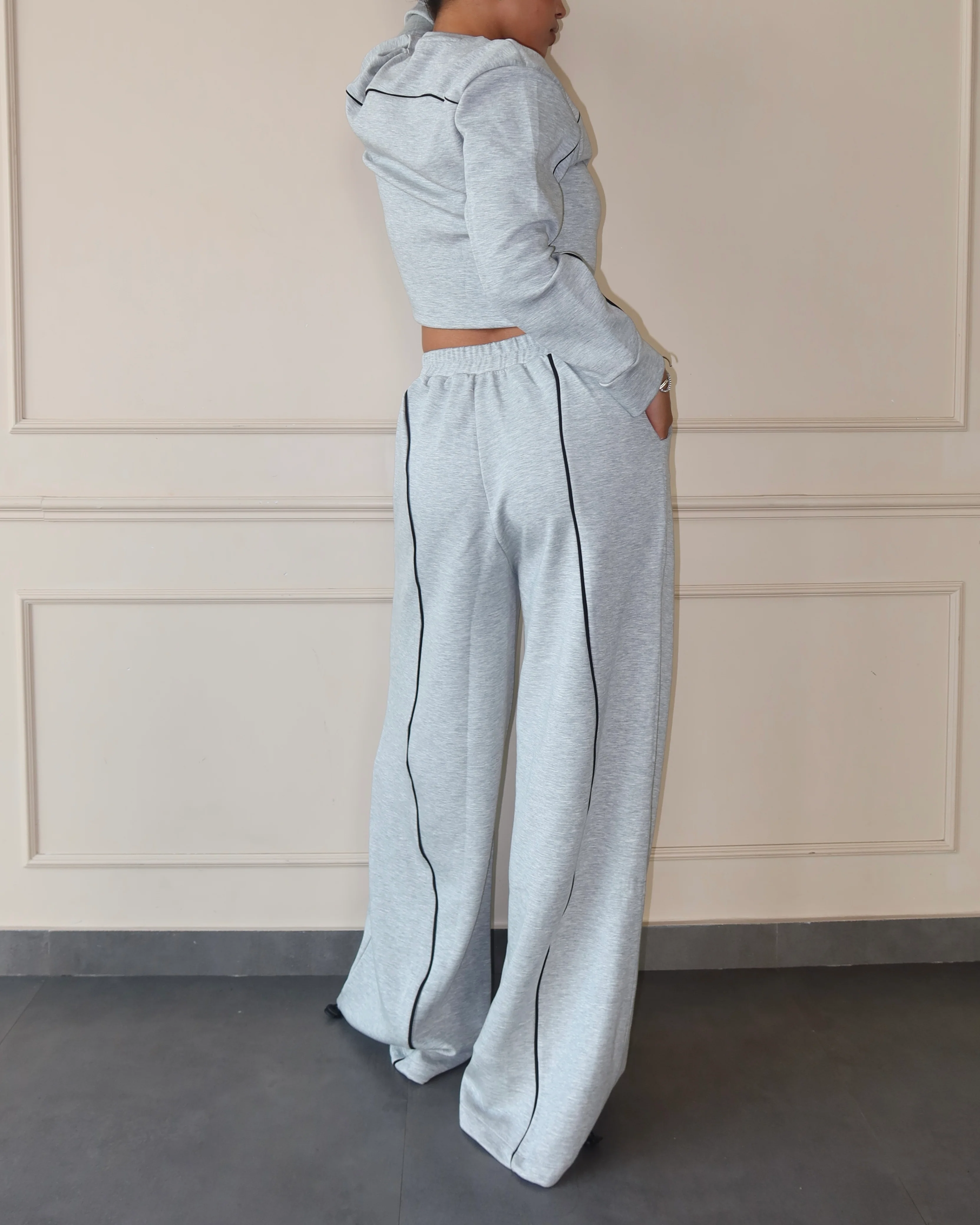 Cloud Contrast Top & Joggers - Image 20
