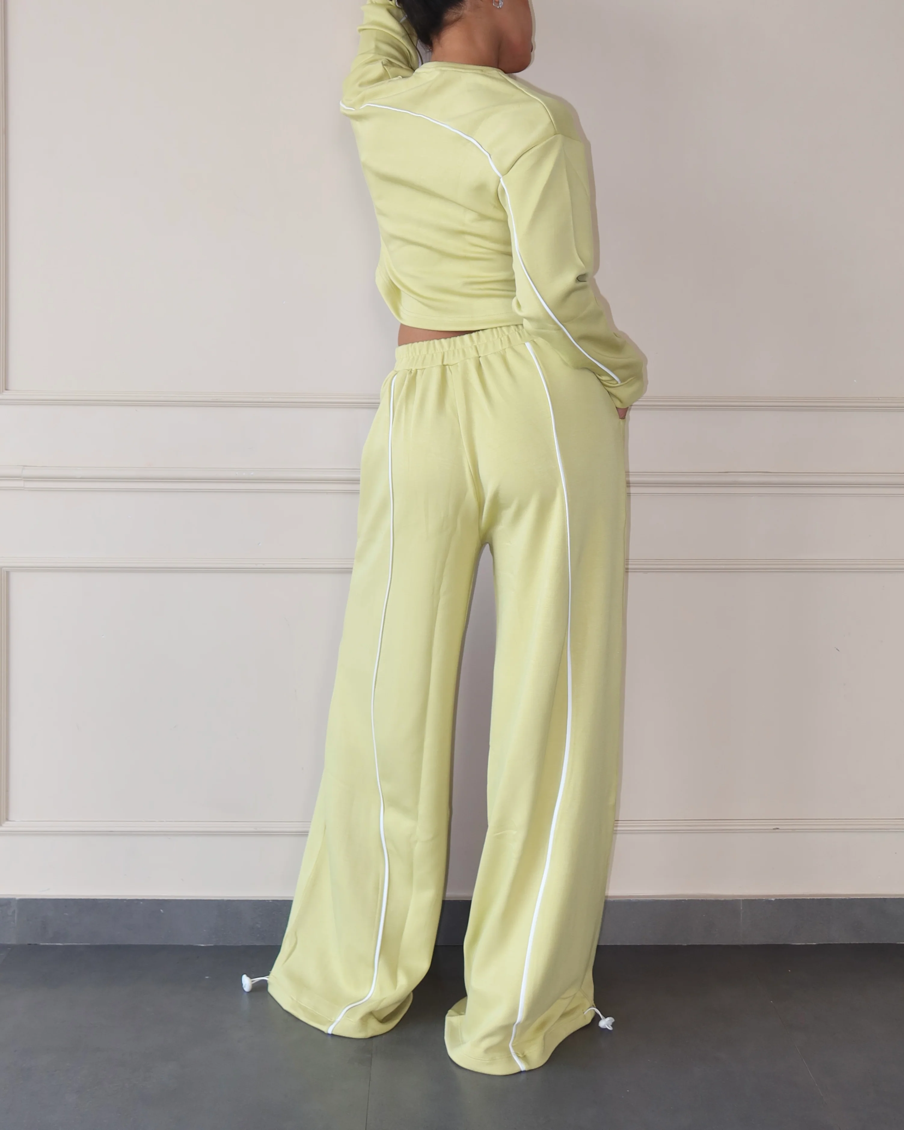Cloud Contrast Top & Joggers - Image 4
