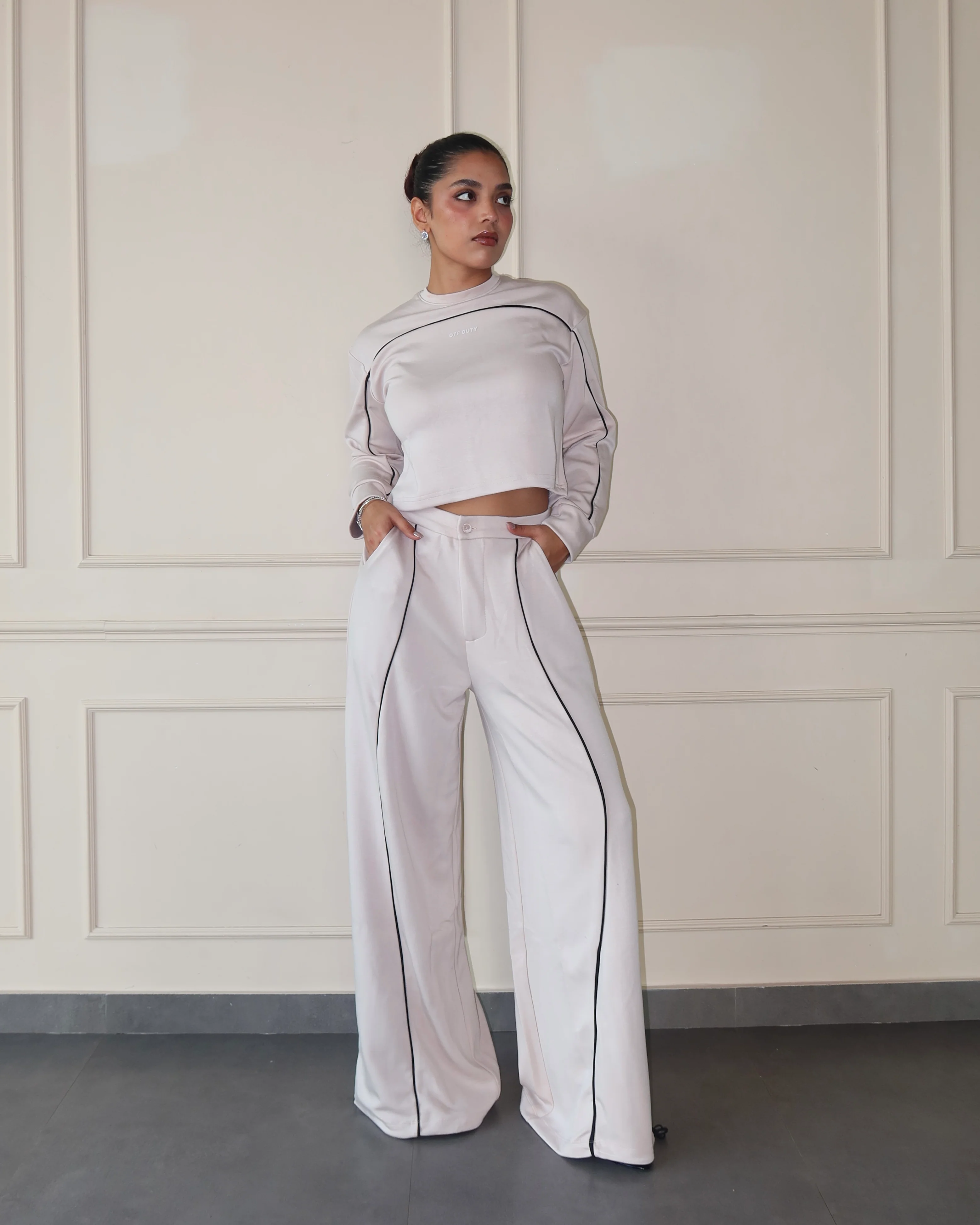 Cloud Contrast Top & Joggers - Image 5