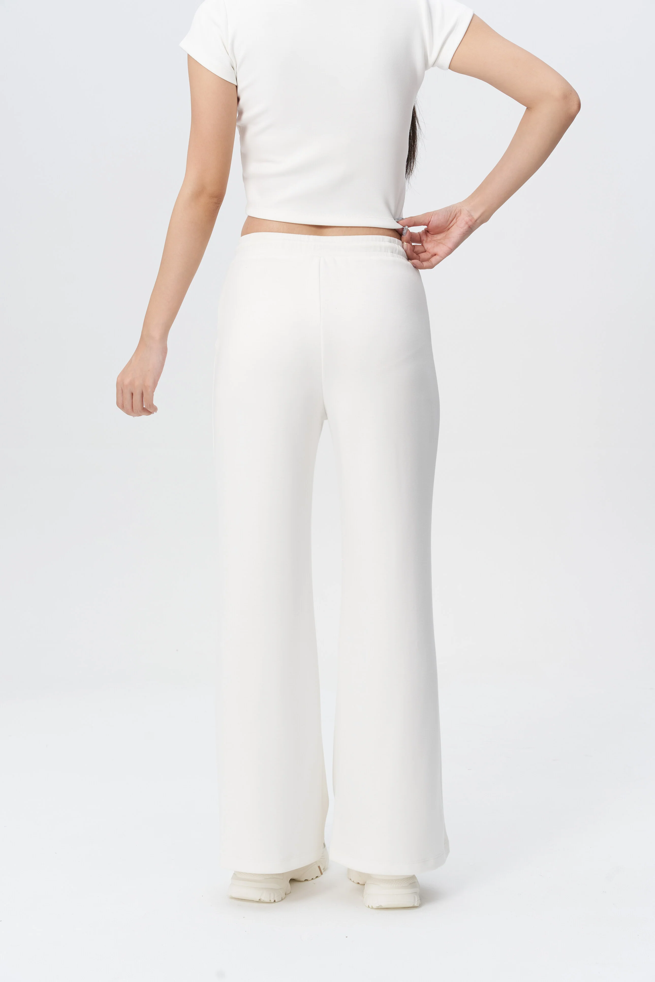 CloudSoft Flex Crop Top & Joggers - Image 24