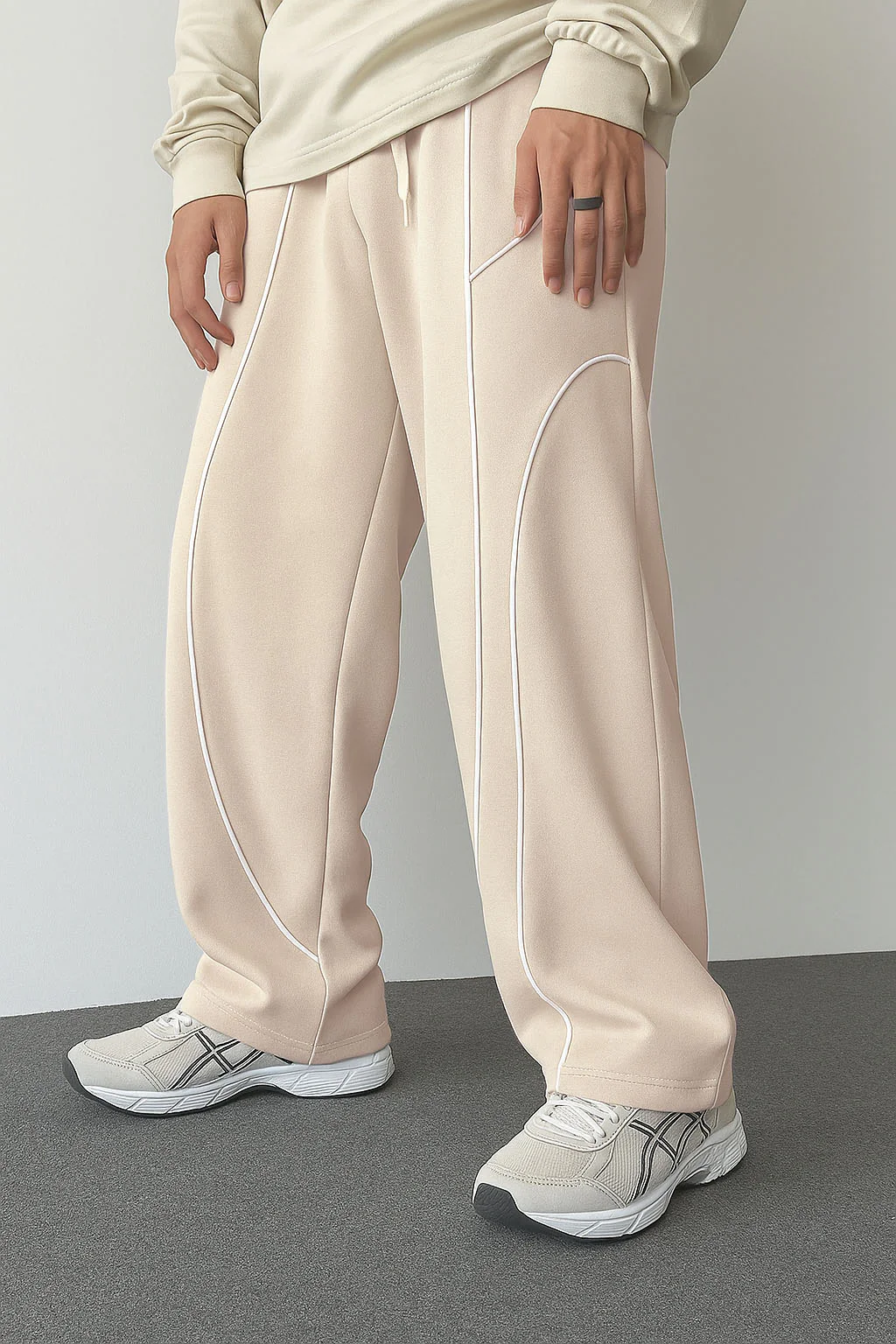 Contrast Curve Baggy Joggers - Image 6