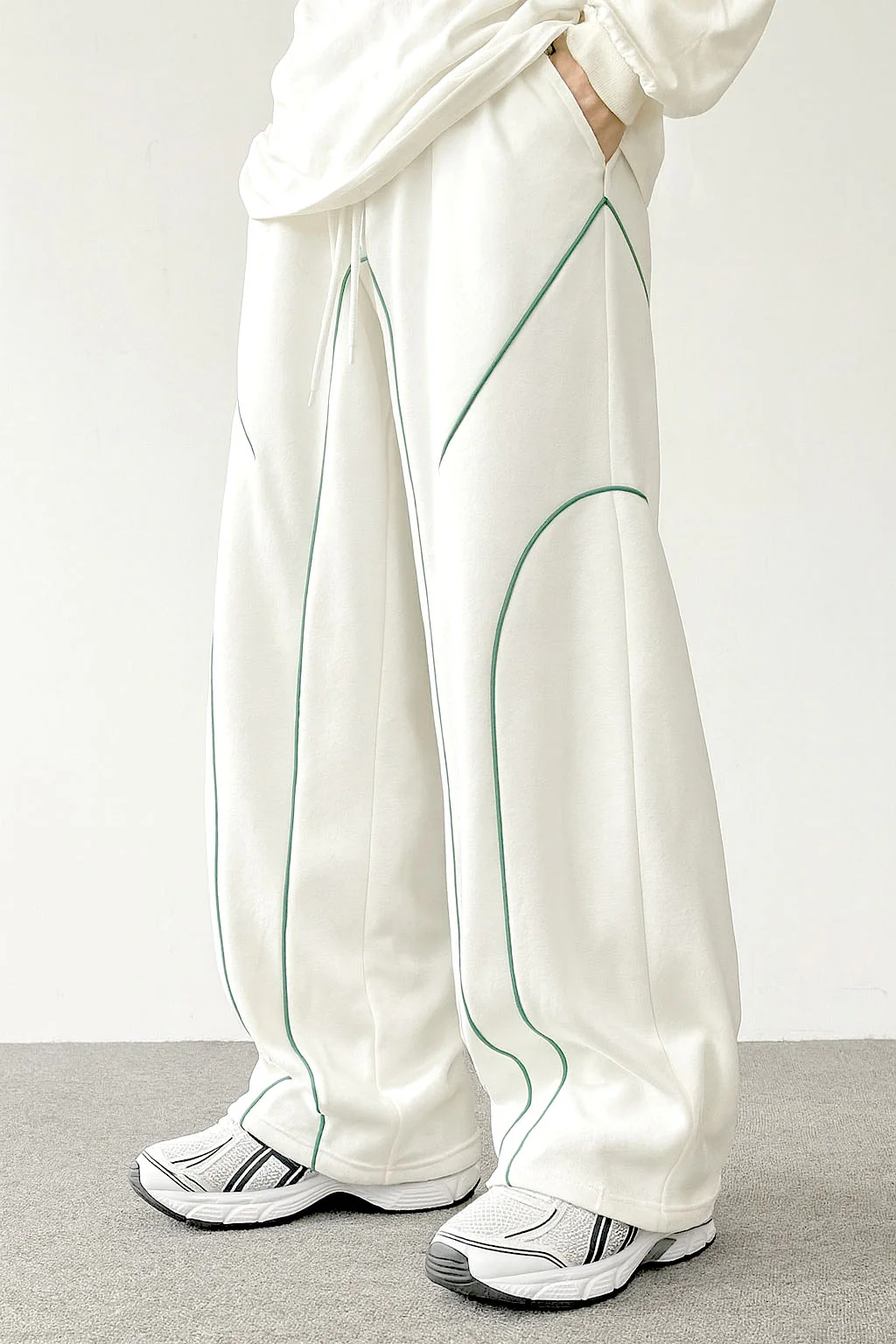 Contrast Curve Baggy Joggers - Image 8