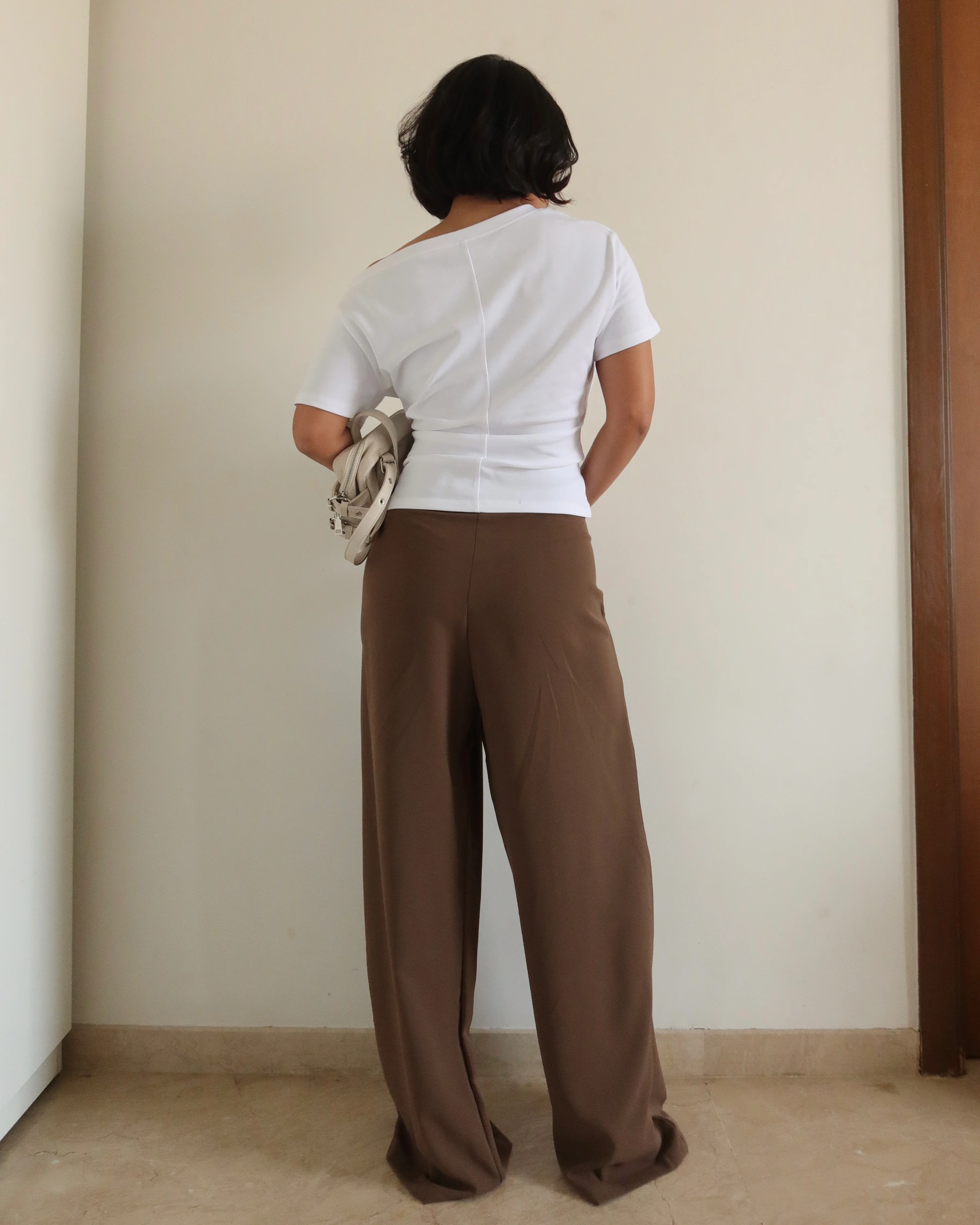 Outline Pleats Pants - Image 17
