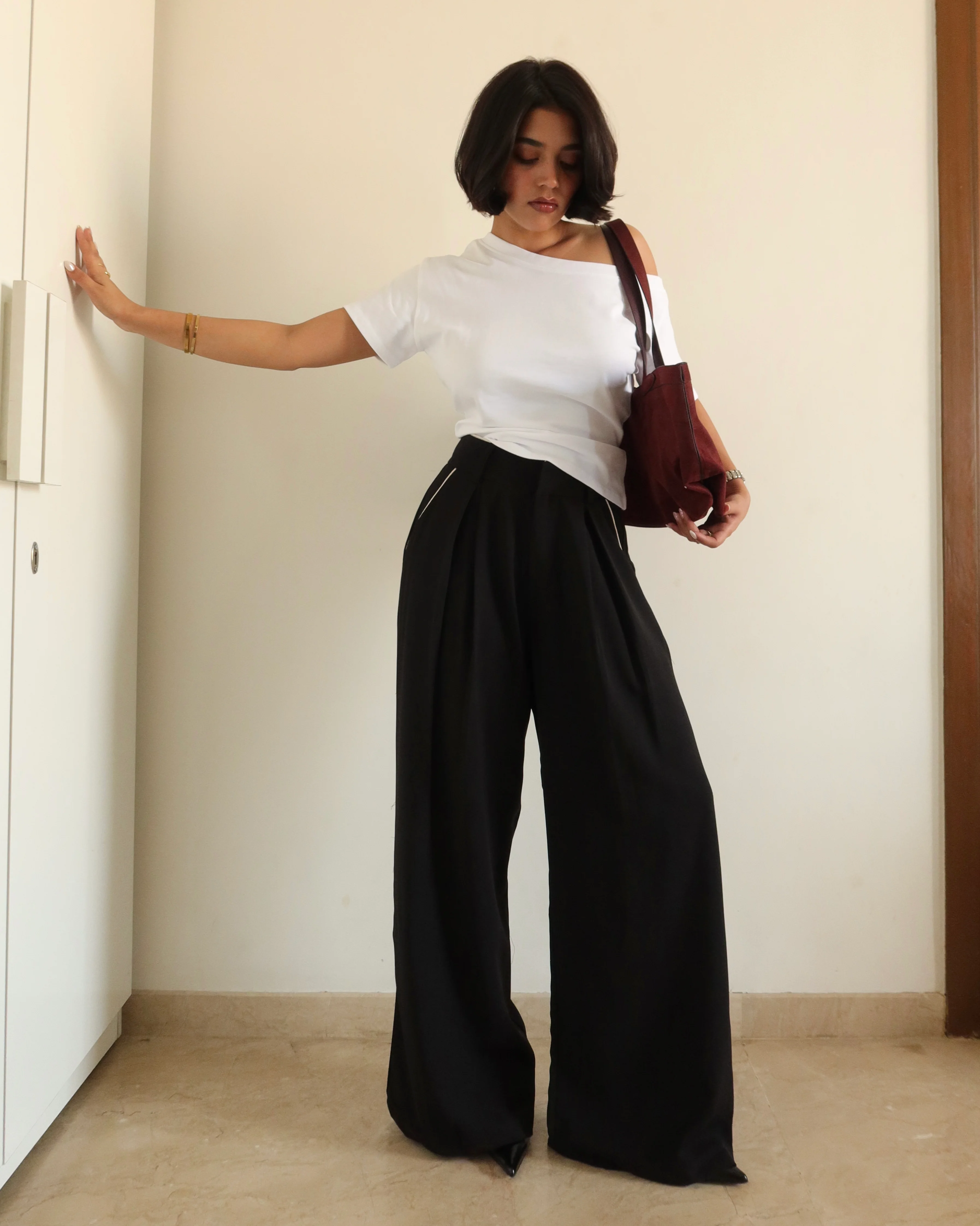 Outline Pleats Pants - Image 7