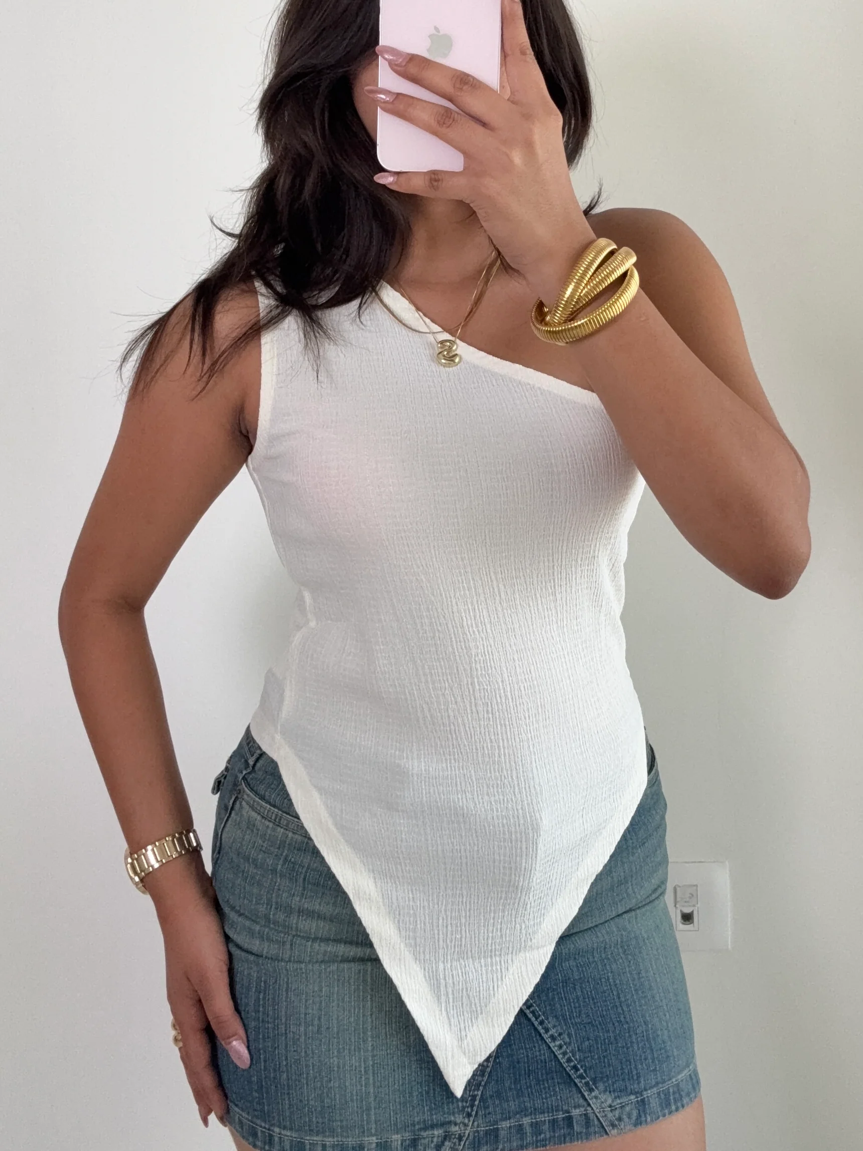 Sleek One-Shoulder Asymmetrical Top - Image 5