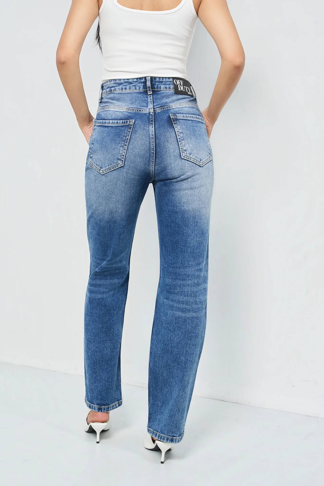 Sleek Tailored Straight Fit Jeans - Image 4