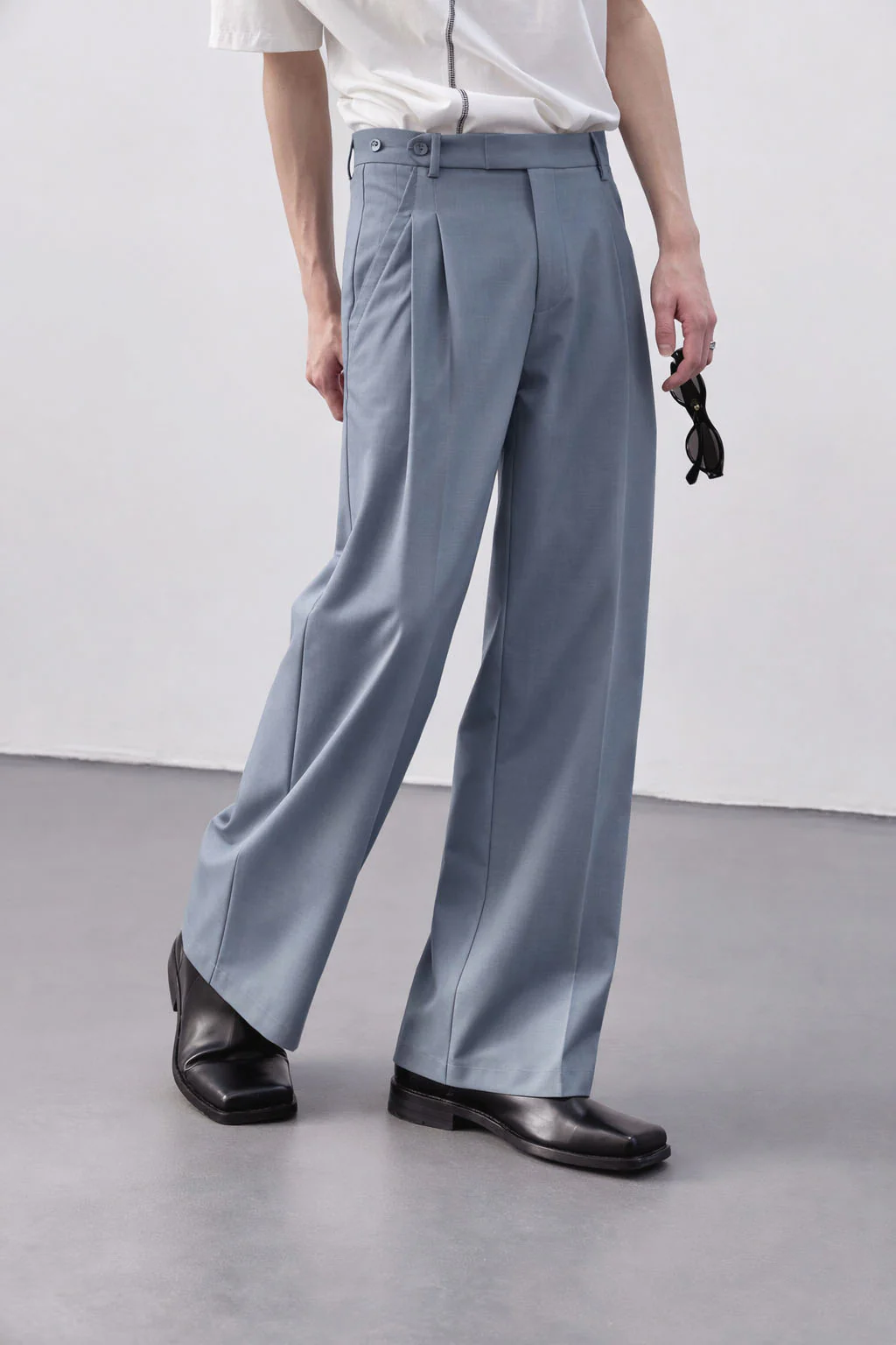 Spanish Cut Pleated Pants - Image 13