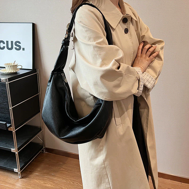 Super Soft  Slouchy Shoulder Bag - Image 7