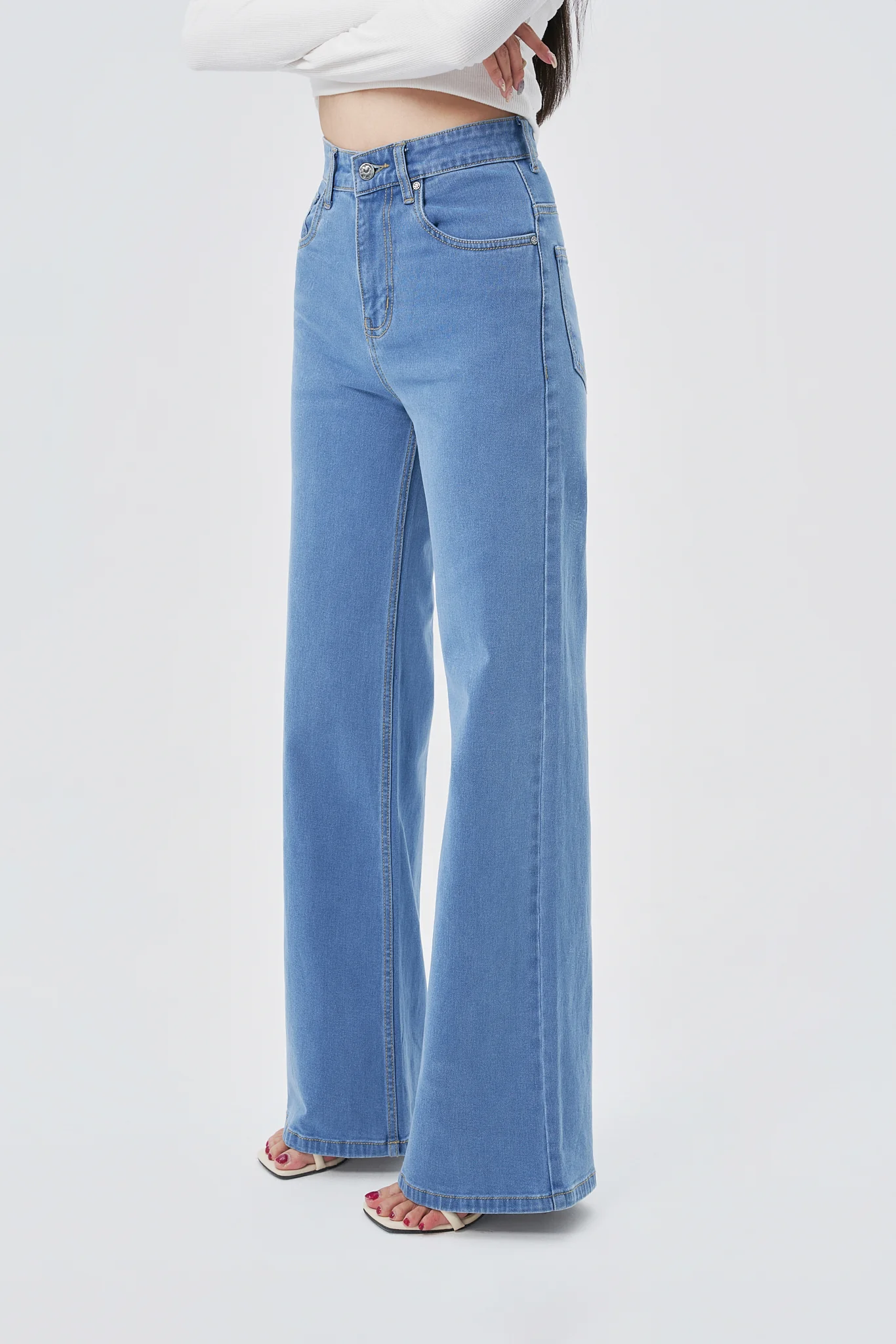 Wide Leg High Rise Jeans - Image 8